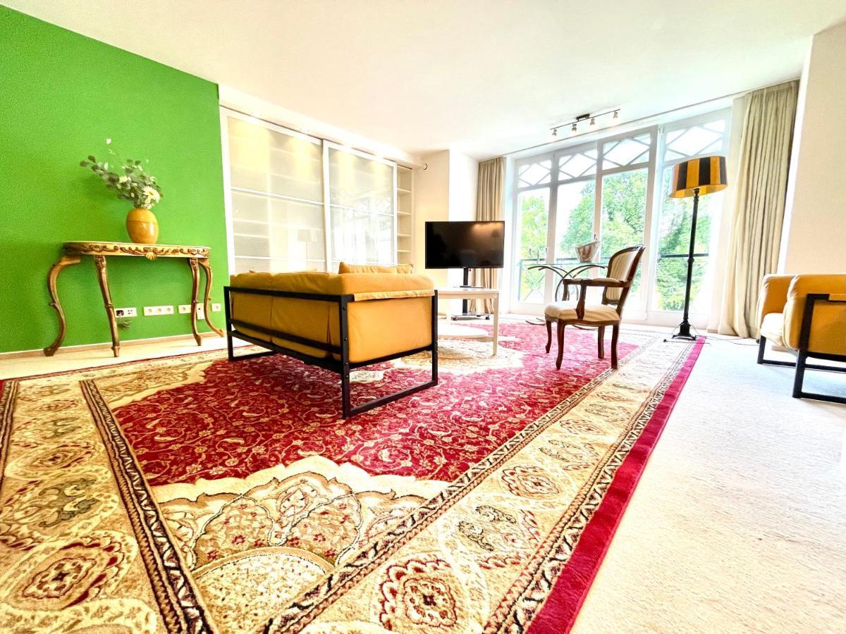 Doppelzimmer Gartenblick Villa Julian Aurich Eksteriør billede