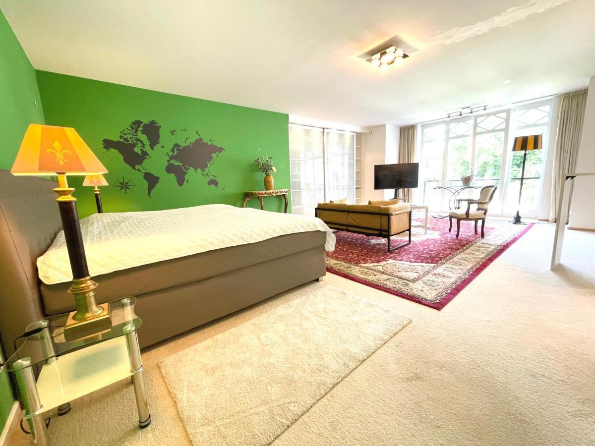 Doppelzimmer Gartenblick Villa Julian Aurich Eksteriør billede