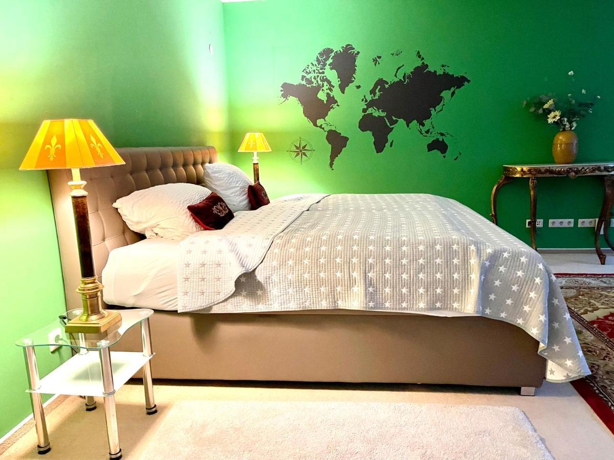 Doppelzimmer Gartenblick Villa Julian Aurich Eksteriør billede